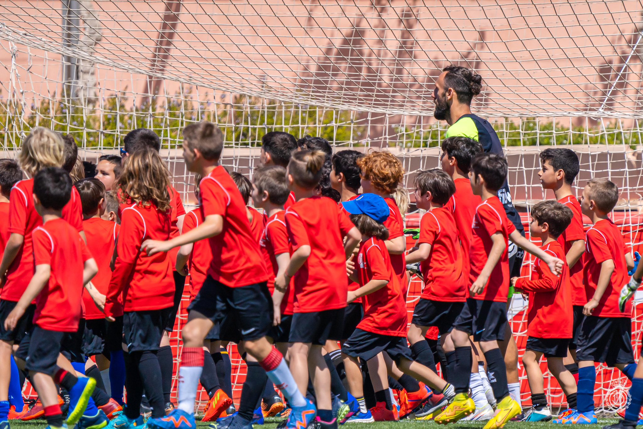 Vedat Muriqi ka fituar edhe zemrat e fëmijëve në Mallorca