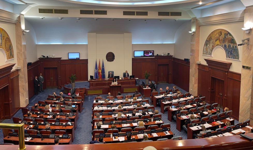Osmani mban fjalim para deputetëve të kuvendit maqedonas (FOTO)
